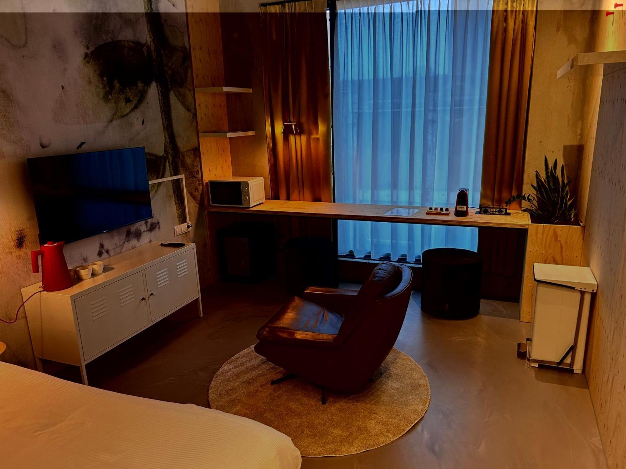 Moloko, Modern Designed Sleep & Shower Hotel In City Center, Digital Key By Sms Enschede Bagian luar foto