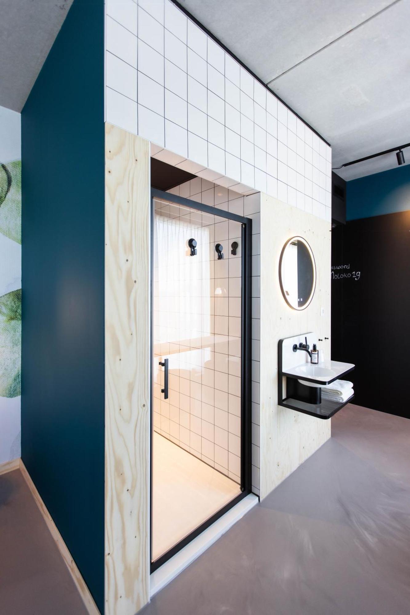 Moloko, Modern Designed Sleep & Shower Hotel In City Center, Digital Key By Sms Enschede Bagian luar foto